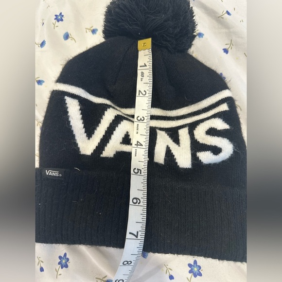 Vans Beanie Knit Black White Logo Pom Acrylic Sz:OS Unisex Casual Skate Snow Ski - Picture 3 of 3